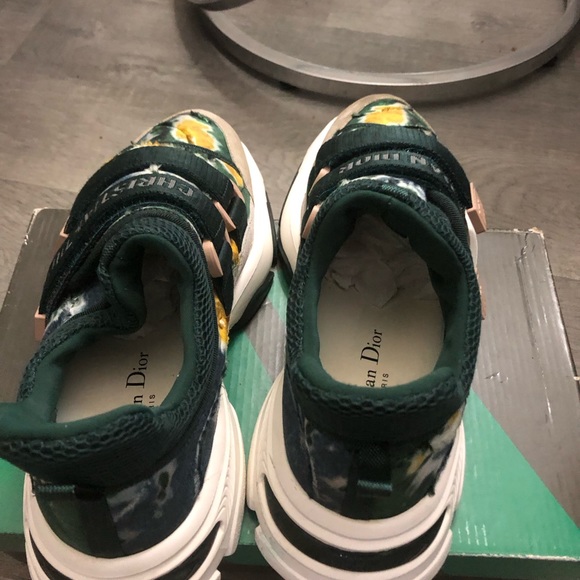 Christian Dior size 38, gently used great sole life , inside as well - Picture 3 of 4